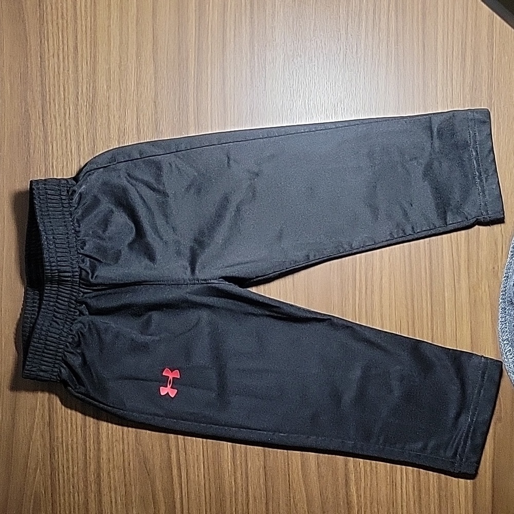 Infant unisex size 18 month Under Armour pants